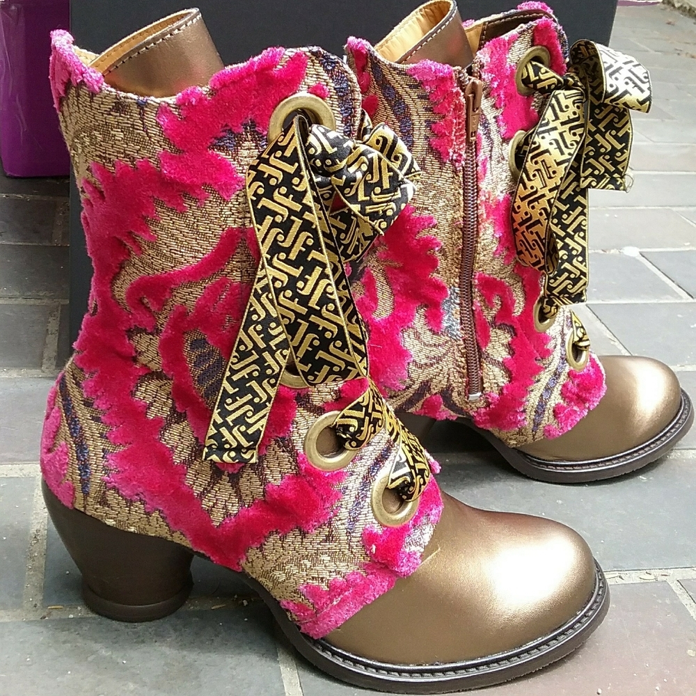 NIB Gladstone John Fluevog Boots Size 8.5 RARE